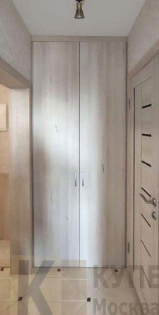 Распашной шкаф в коридор встроенный распашной